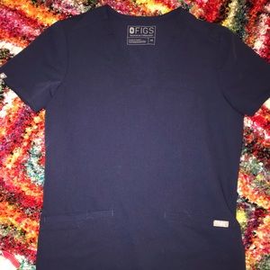 Figs navy 2 pocket scrub top XS